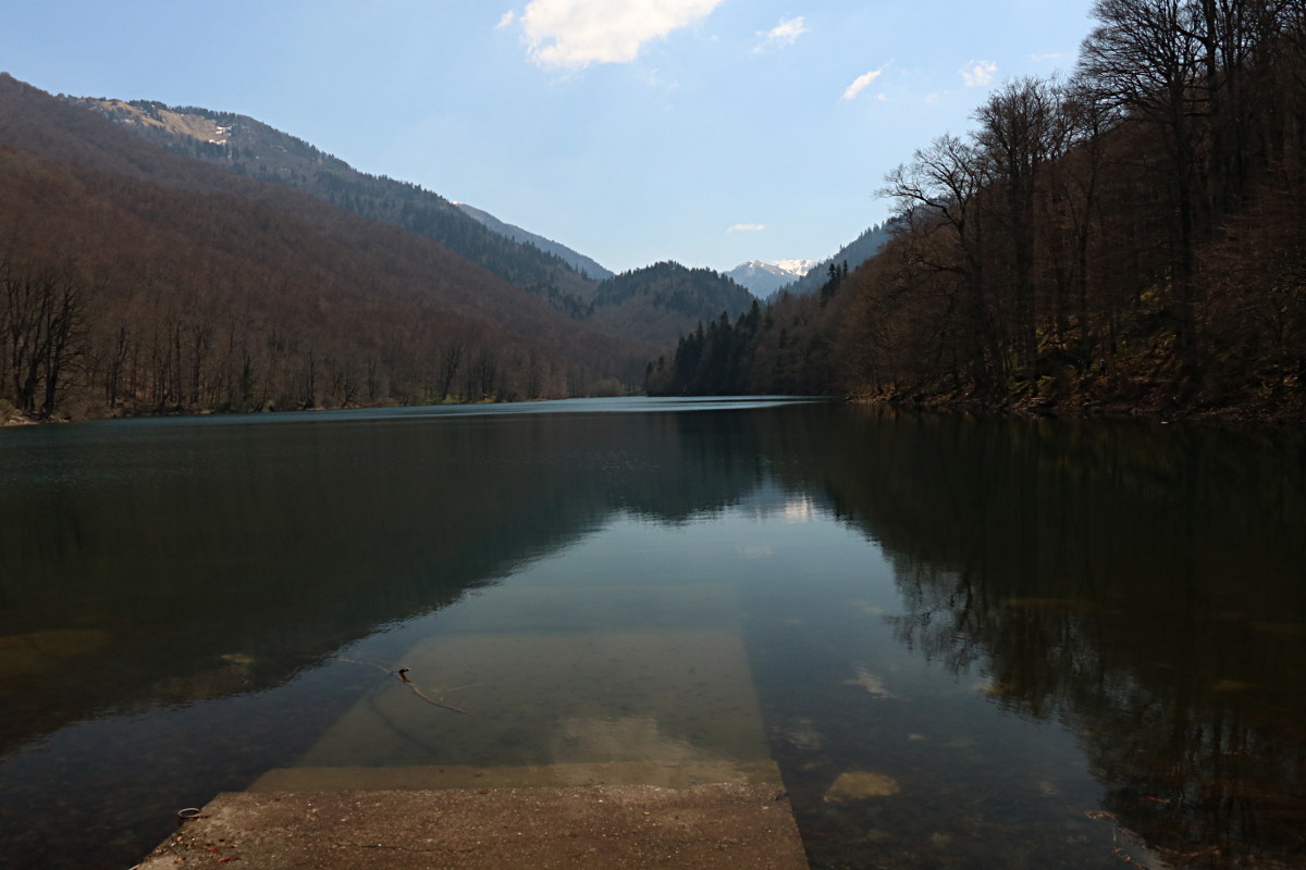 Jezioro Biogradzkie - początek szlaku pieszego